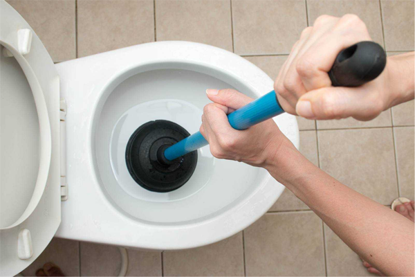 Bồn cầu bị tắc